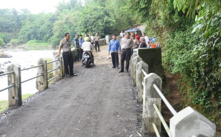 Polres Bondowoso Bangun Jembatan, Warga Nikmati Manfaatnya